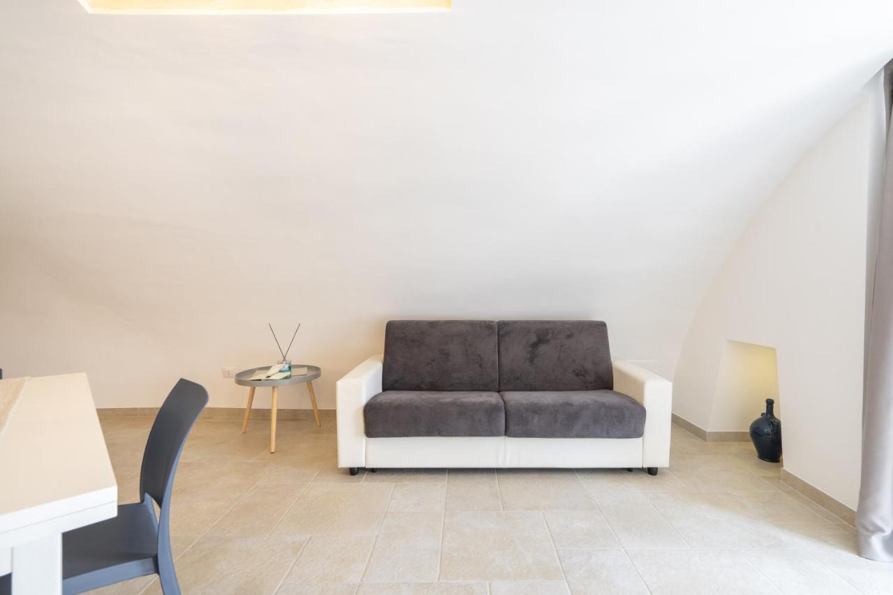 Suite La Scala Del Borgo 奇斯泰尼诺 外观 照片